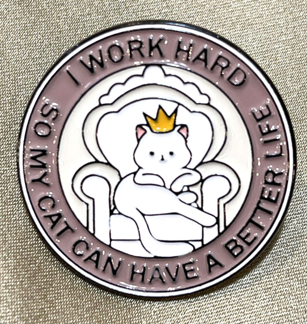 NWOT Cat Brooch Lapel Pin Enamel Yellow Crown Throne Cute Animal Kawaii Royalty